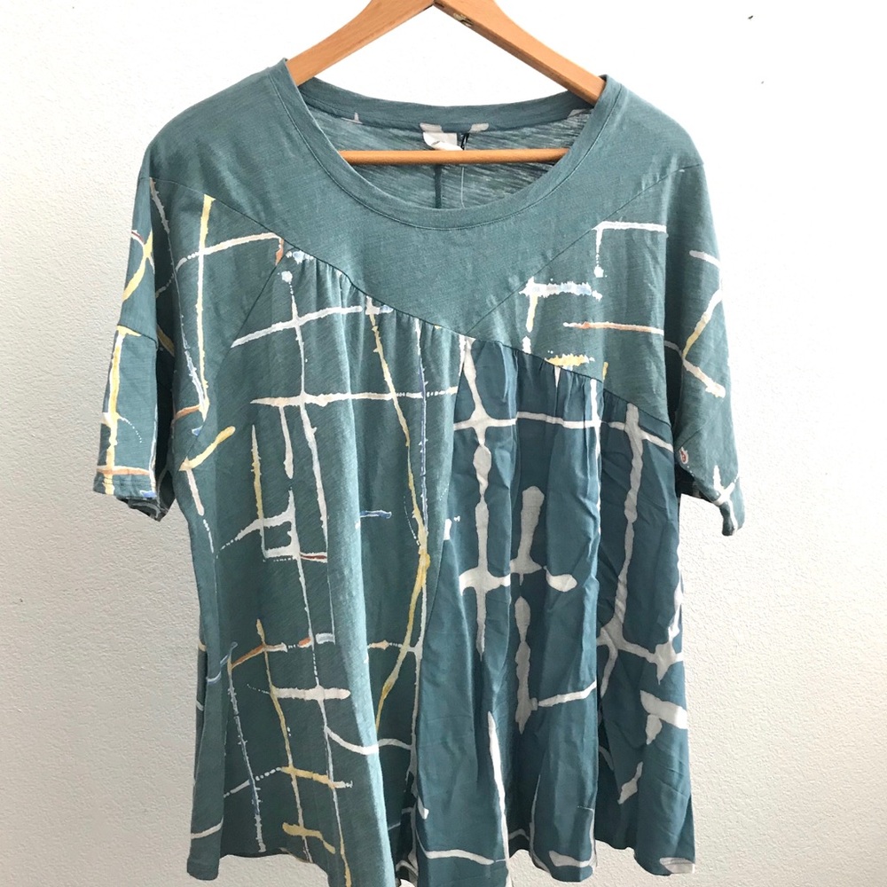 Akemi + Kin Women’s Hawaiian Blouse NWT Sz M